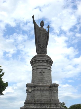 Statue of Pope Urban II at Chatillon