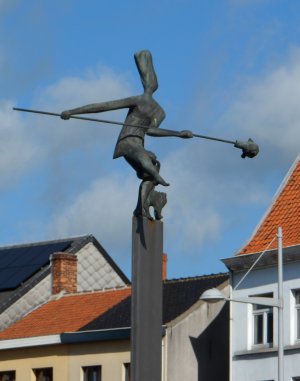 Eeklo lady baker sculpture.