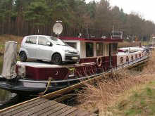 Desmond Daihatsu loaded aboard at Blauwe Kei