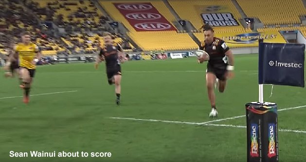 Sean Wainui about to score