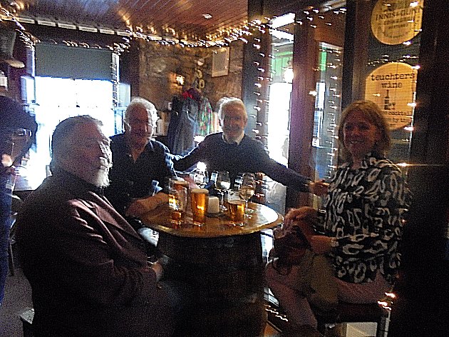 The Hendry's, Ingrami and Murdo in Teuchters Bar
