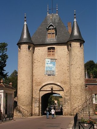 Fortified gate at Villeneuve Fortified gate at Villeneuve